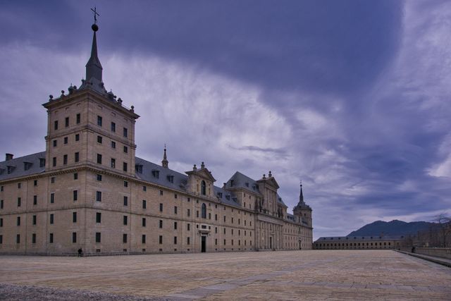 Puertas Automáticas De Garaje En El Escorial